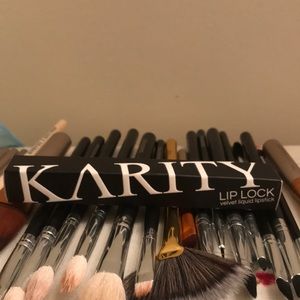 ‼️SOLD‼️Karity LipLock